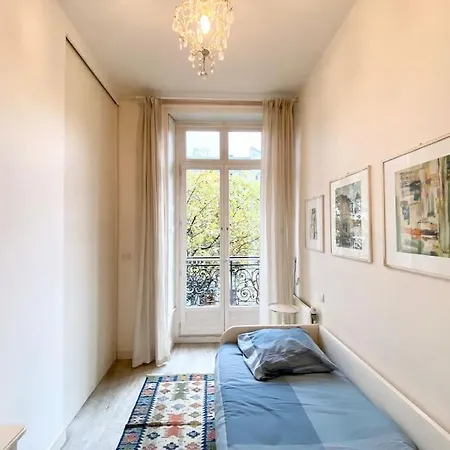 Casa - Shabby White Flat With Balcony Apartment *