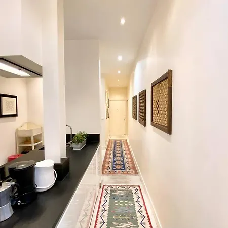 Casa - Shabby White Flat With Balcony Apartment
